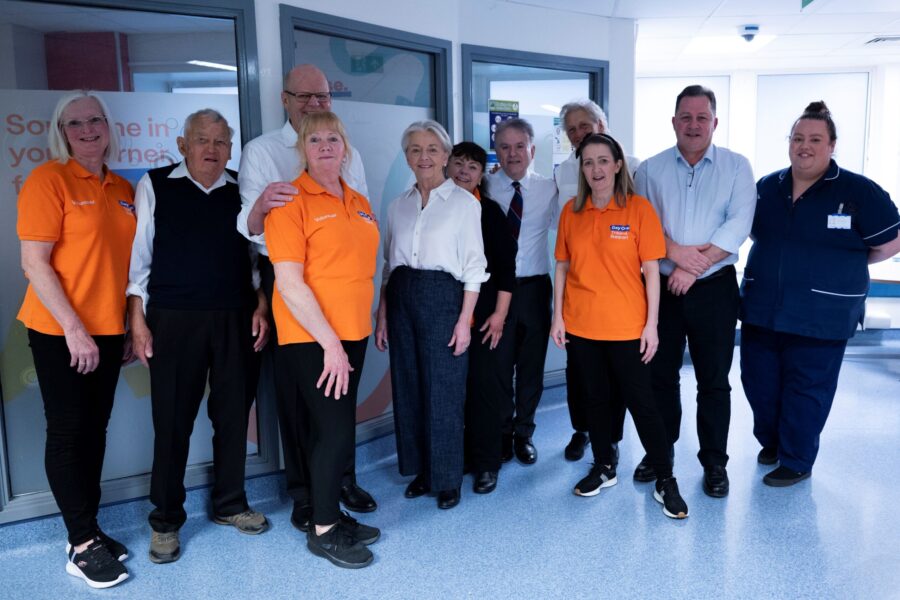 MrWyss meets staff in Leeds Trauma Centre that funded