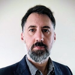 Dr Jonathan Jones Consultant Profile Picture.